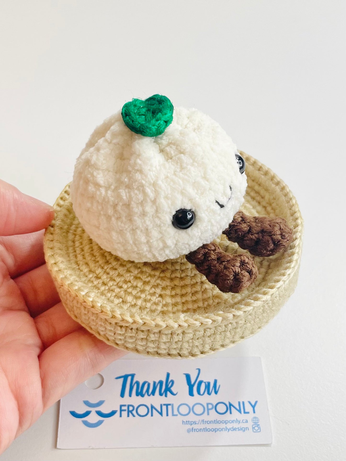 Crochet Baby Bao Dumpling Plush – Kawaii Amigurumi Desk Buddy with Tiny Legs