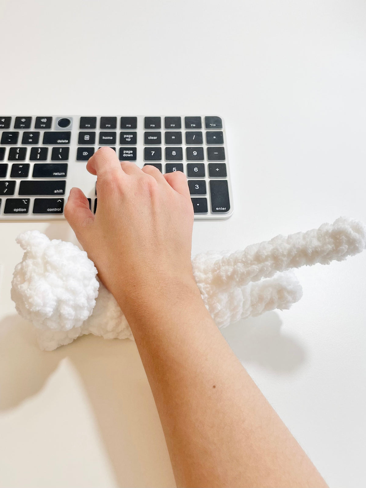 Crochet Cat Wrist Rest, Keyboard Arm Support, Handmade Desk Accessory, Cozy Office Decor, Computer Companion