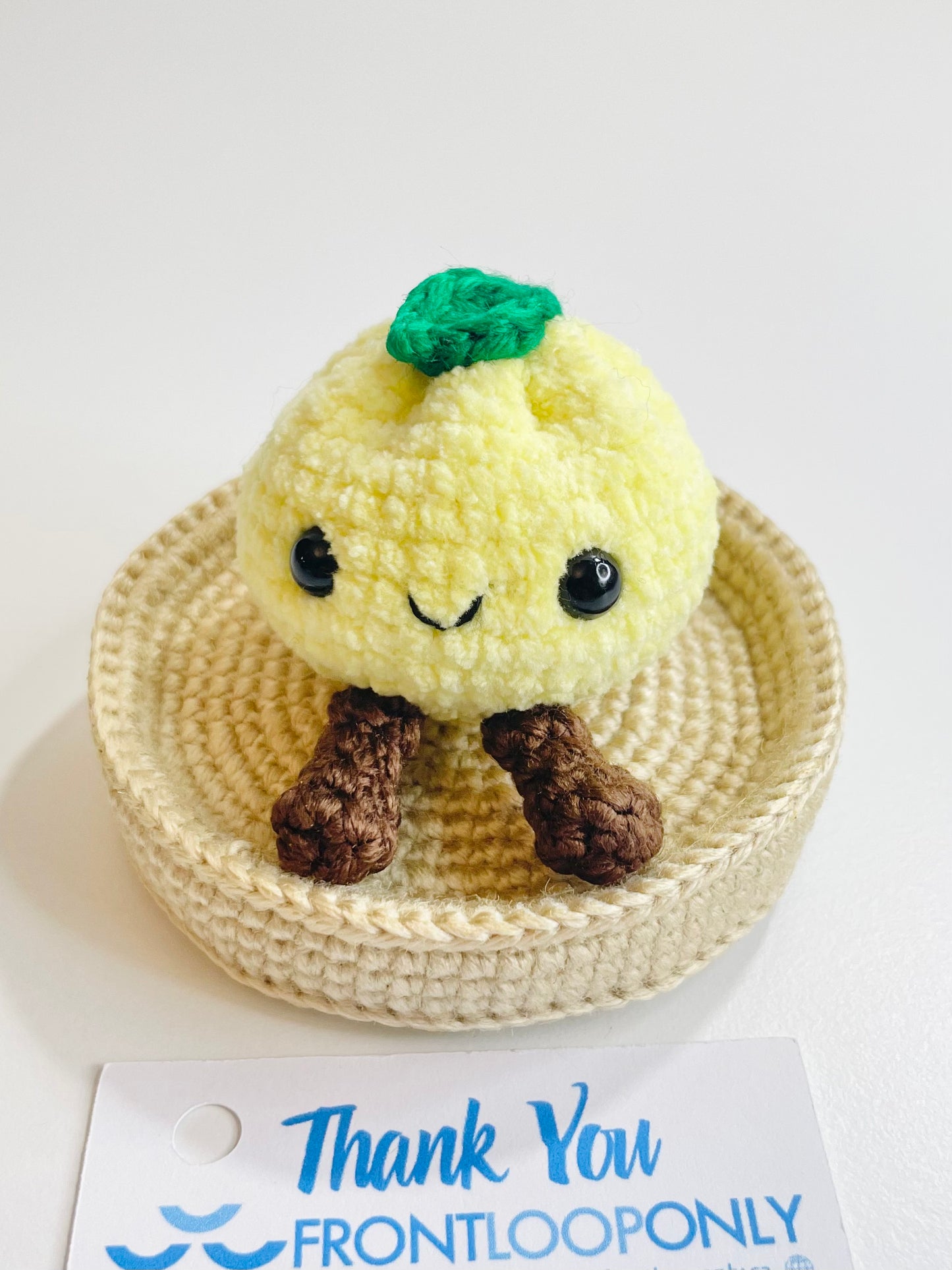 Crochet Baby Bao Dumpling Plush – Kawaii Amigurumi Desk Buddy with Tiny Legs