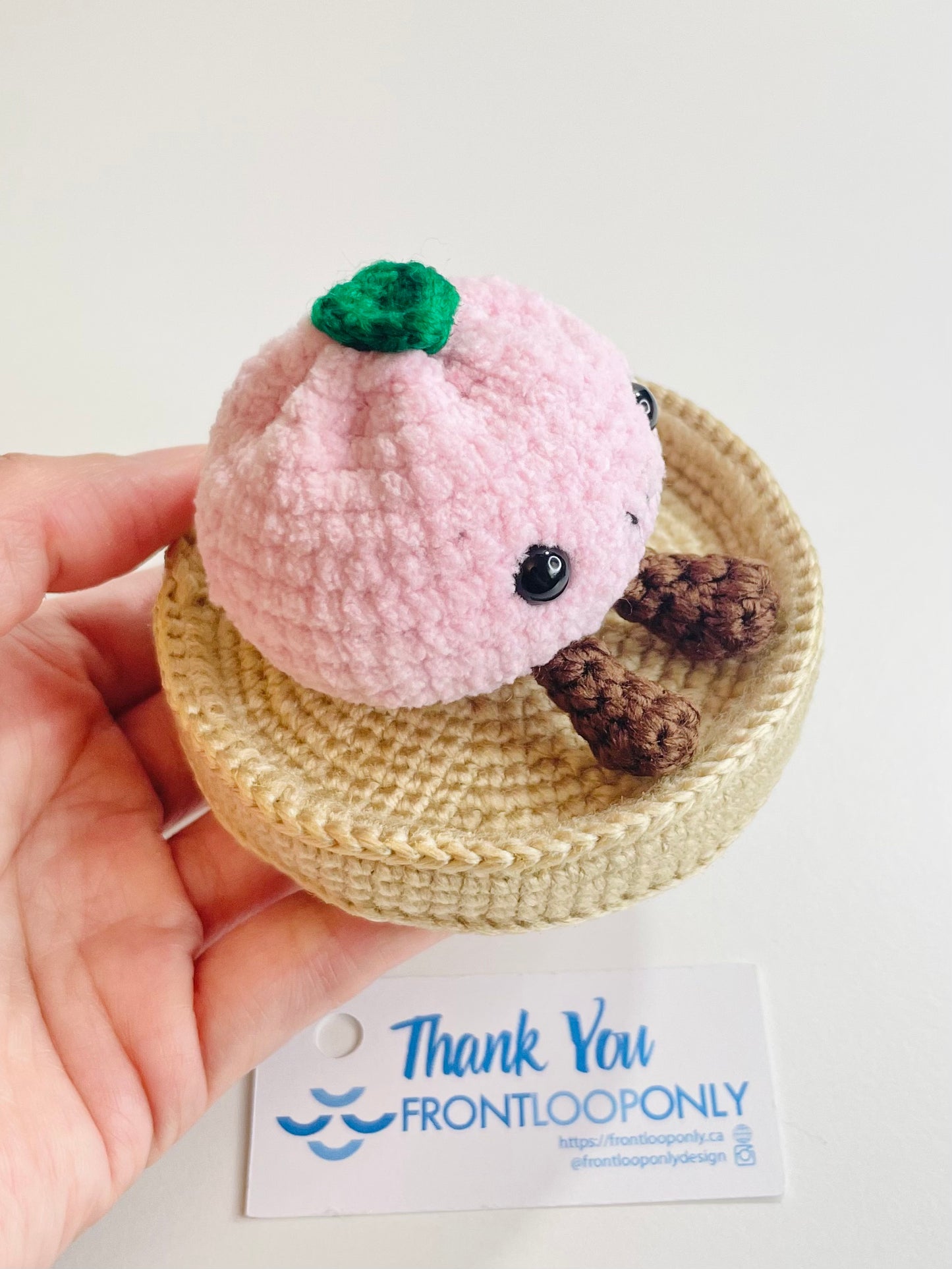 Crochet Baby Bao Dumpling Plush – Kawaii Amigurumi Desk Buddy with Tiny Legs