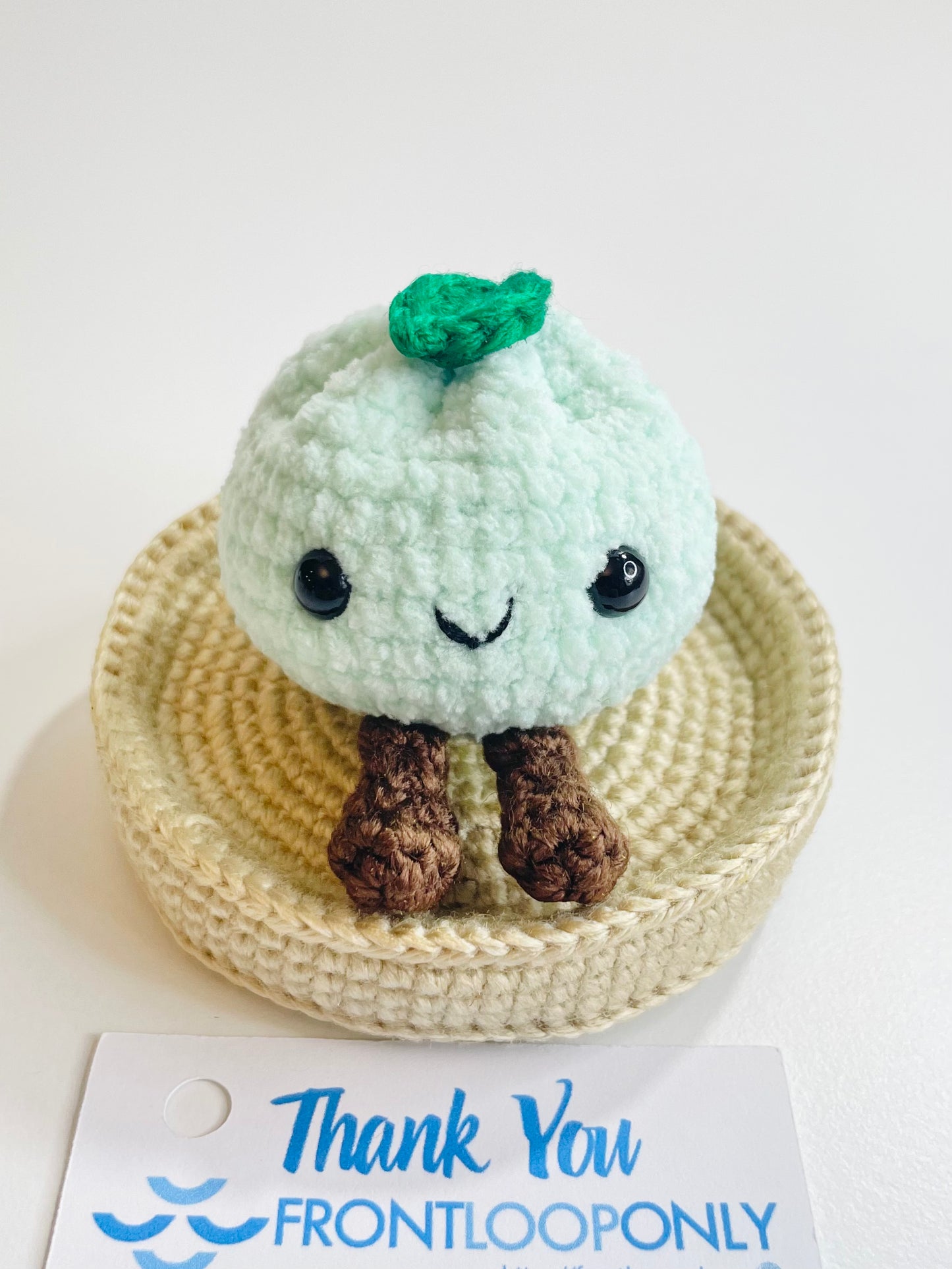 Crochet Baby Bao Dumpling Plush – Kawaii Amigurumi Desk Buddy with Tiny Legs