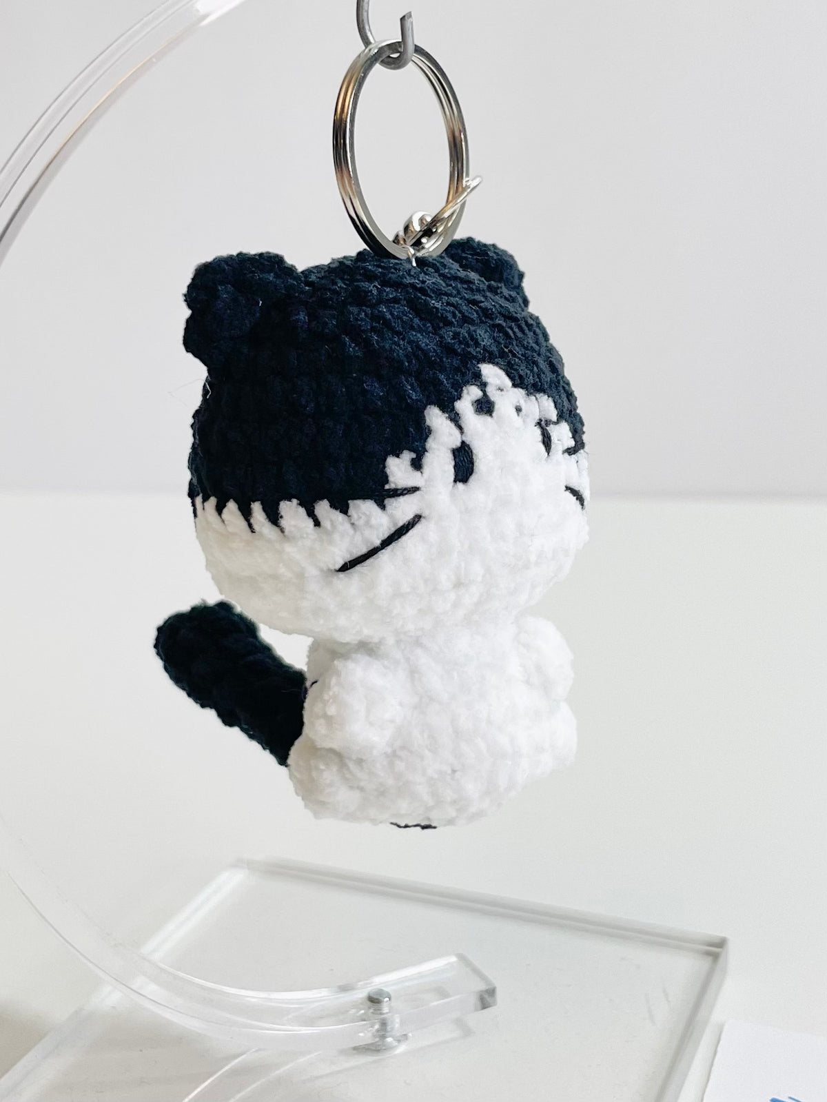Crochet Cat Pocket Keychain – Handmade Kawaii Kitty Charm, Amigurumi Cat Bag Accessory
