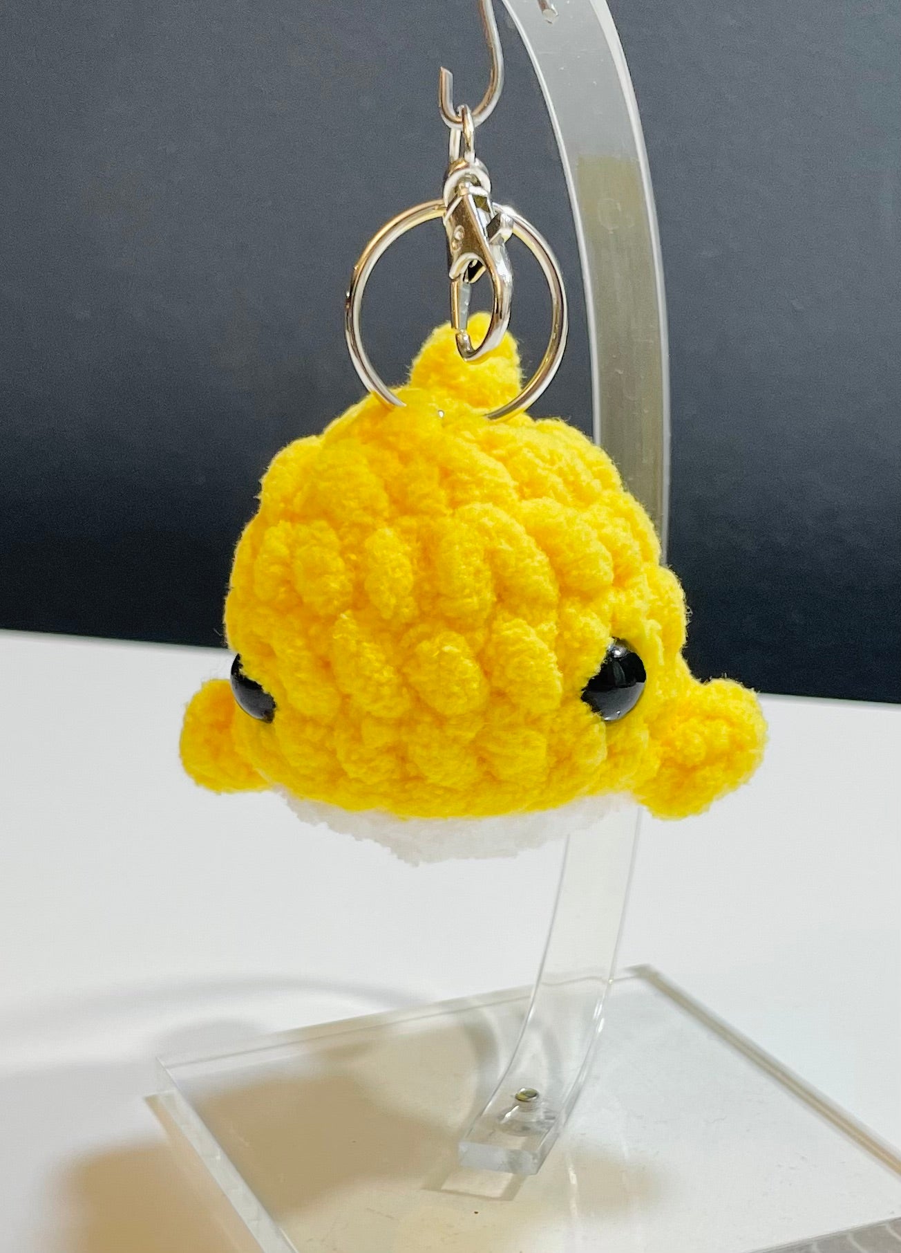 Crochet Whale Keychain – Amigurumi Ocean Animal Bag Charm, Handmade Polyester Yarn Bag Accessory