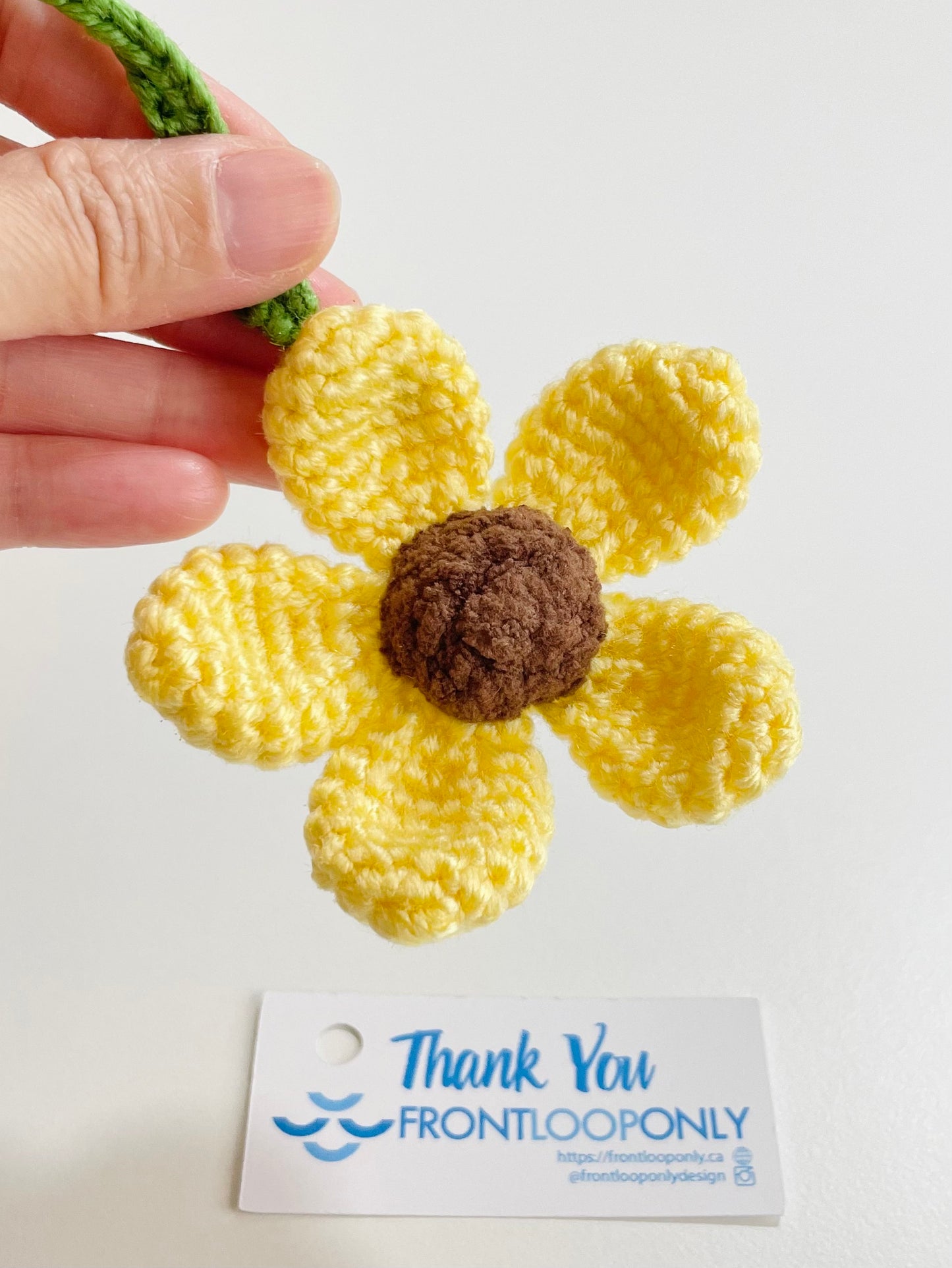 Crochet Daisy Flower Keychain | Handmade Floral Bag Charm, Backpack Accessory