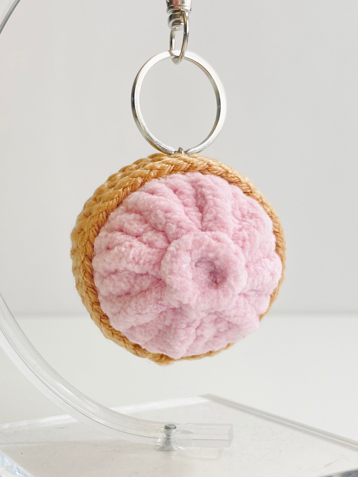 Crochet Bao Dumpling Keychain, Kawaii Food Charm, Lucky Amigurumi Bag Accessory