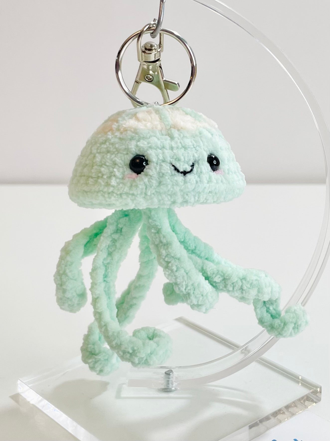 Jellyfish Keychain – Crochet Soft Sea Creature, Trendy Handmade Accessory