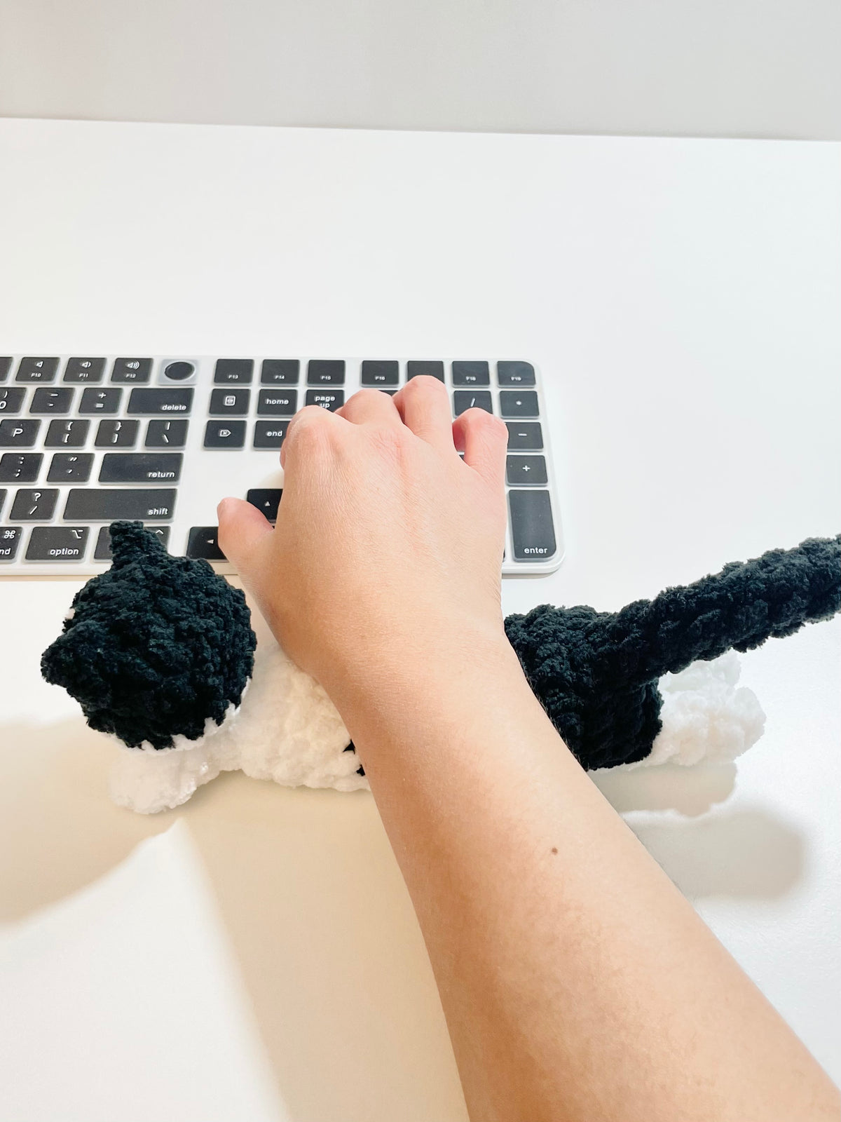Handmade Crochet Cat Wrist Rest, Soft Office Desk Accessory (9 inches)