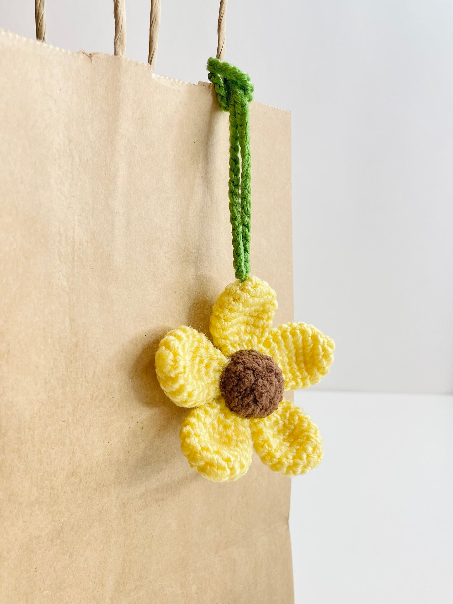 Crochet Daisy Flower Keychain | Handmade Floral Bag Charm, Backpack Accessory