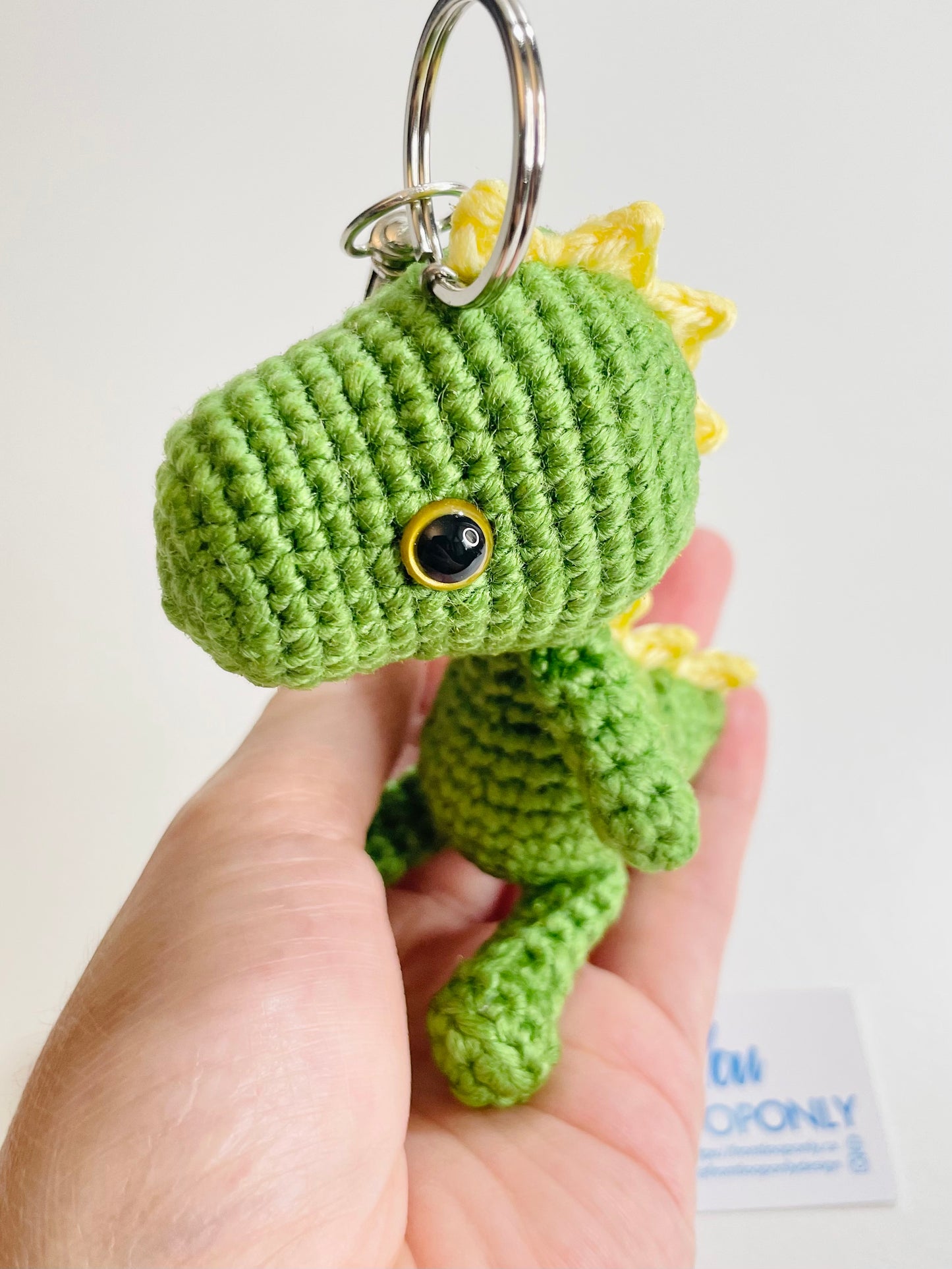 Crochet Baby Dinosaur Keychain – Handmade Amigurumi Dino Charm, Kawaii Backpack & Bag Accessory