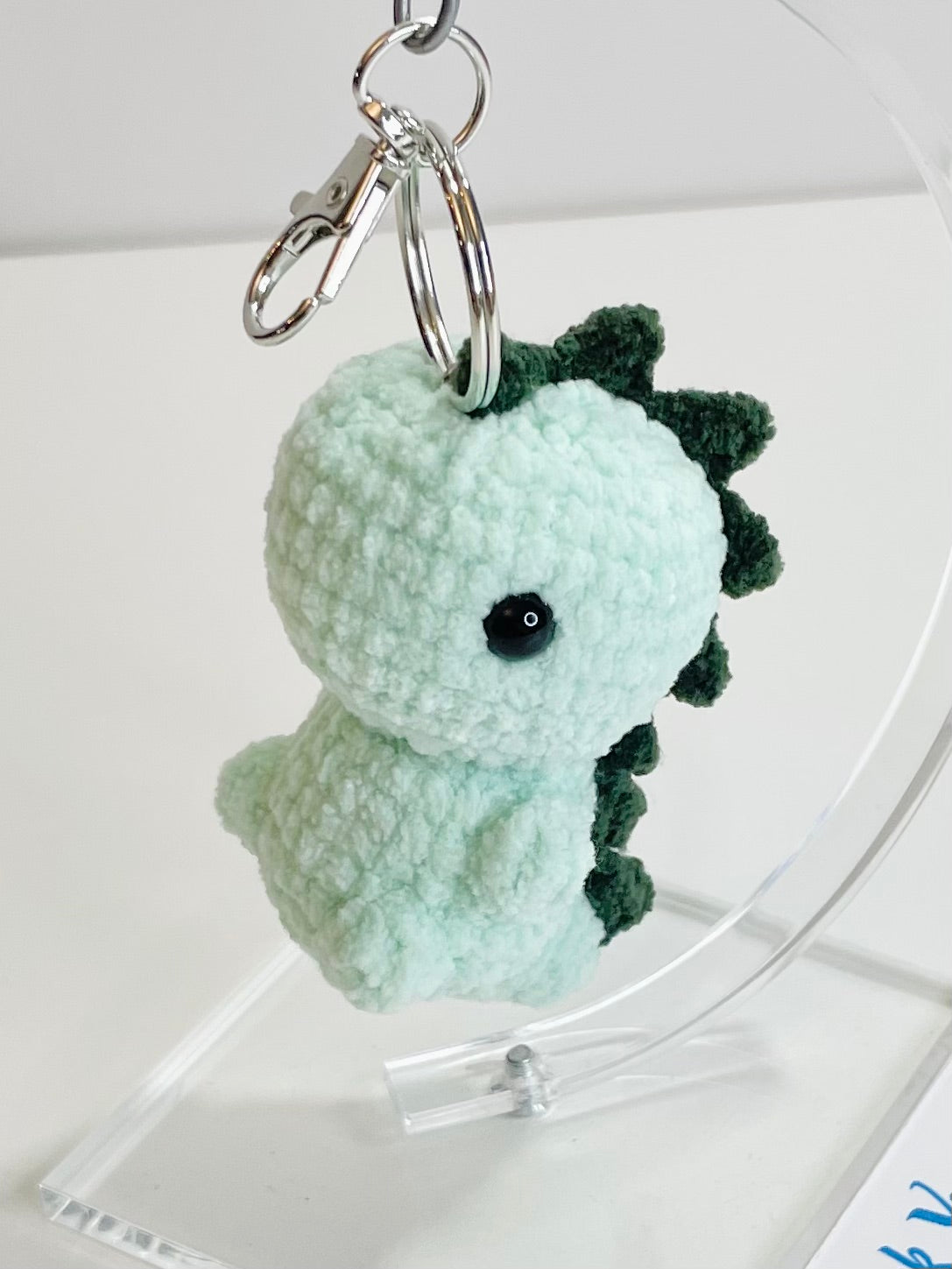 Crochet Baby Dinosaur Keychain – Handmade Mini Dino Plush, Kawaii Amigurumi Keyring, Cute Bag Charm, Small Gift for Dino Lovers