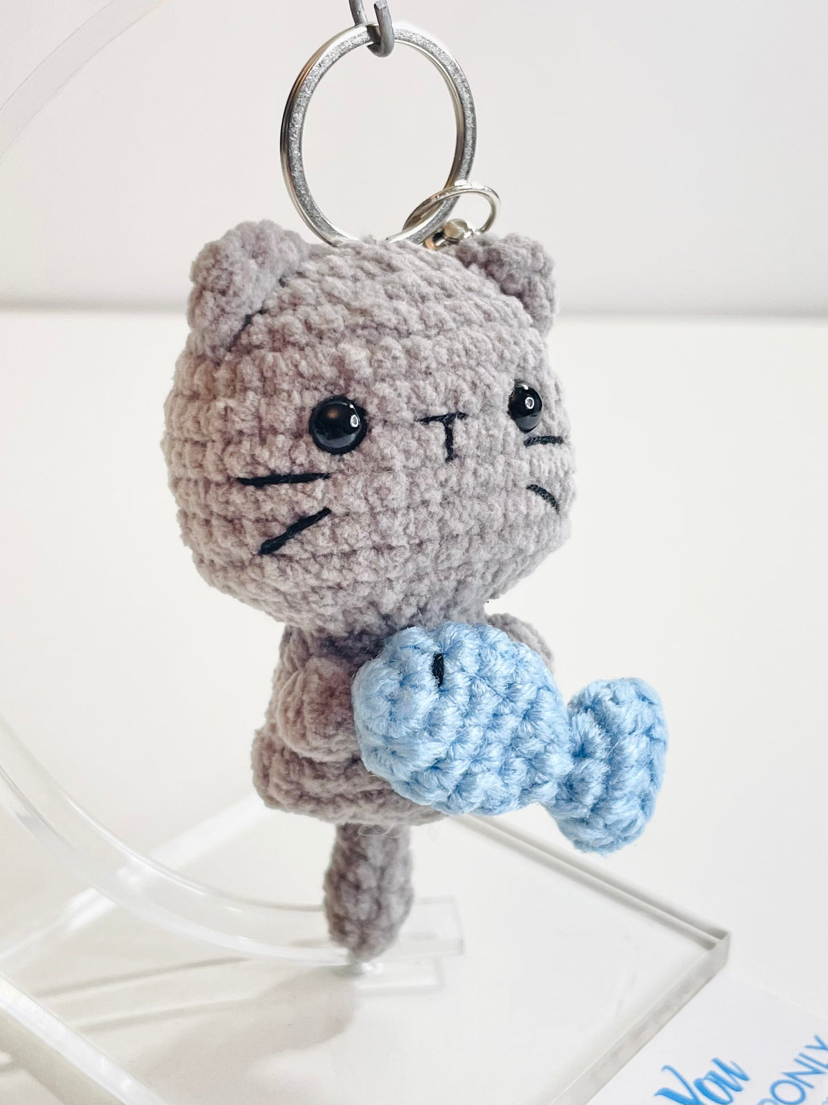 Crochet Cat Keychain with Fish, Handmade Amigurumi Bag Charm, Kitten Lover, Pet Owner Accessory