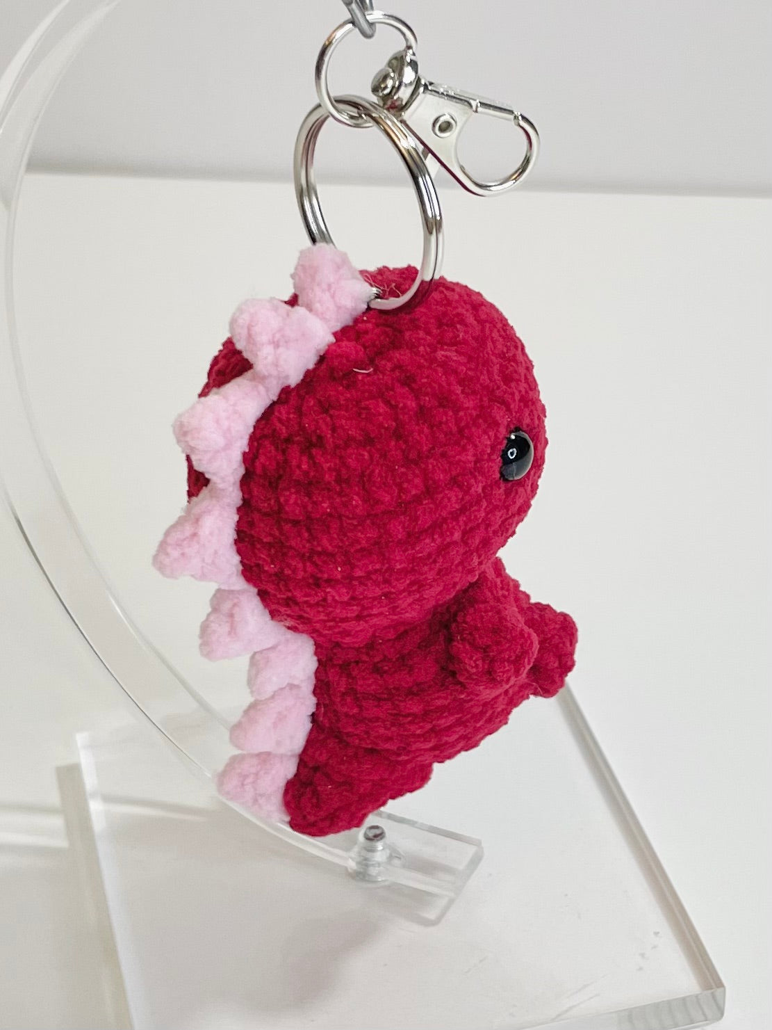 Crochet Baby Dinosaur Keychain – Handmade Mini Dino Plush, Kawaii Amigurumi Keyring, Cute Bag Charm, Small Gift for Dino Lovers