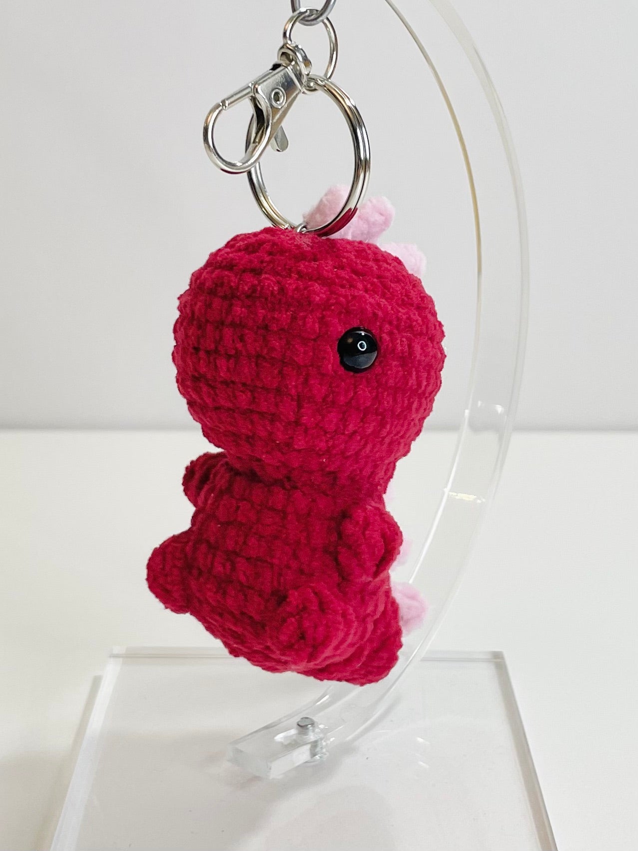 Crochet Baby Dinosaur Keychain – Handmade Mini Dino Plush, Kawaii Amigurumi Keyring, Cute Bag Charm, Small Gift for Dino Lovers