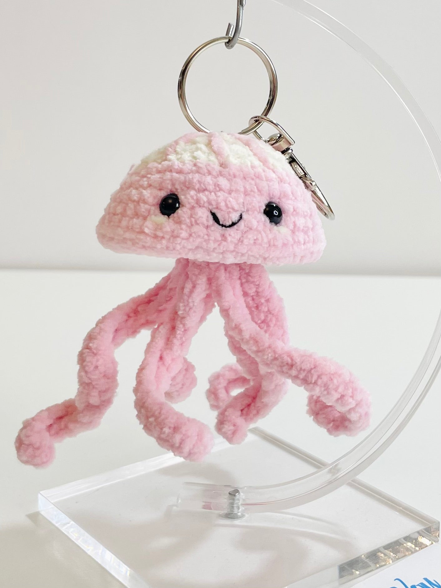 Jellyfish Keychain – Crochet Soft Sea Creature, Trendy Handmade Accessory