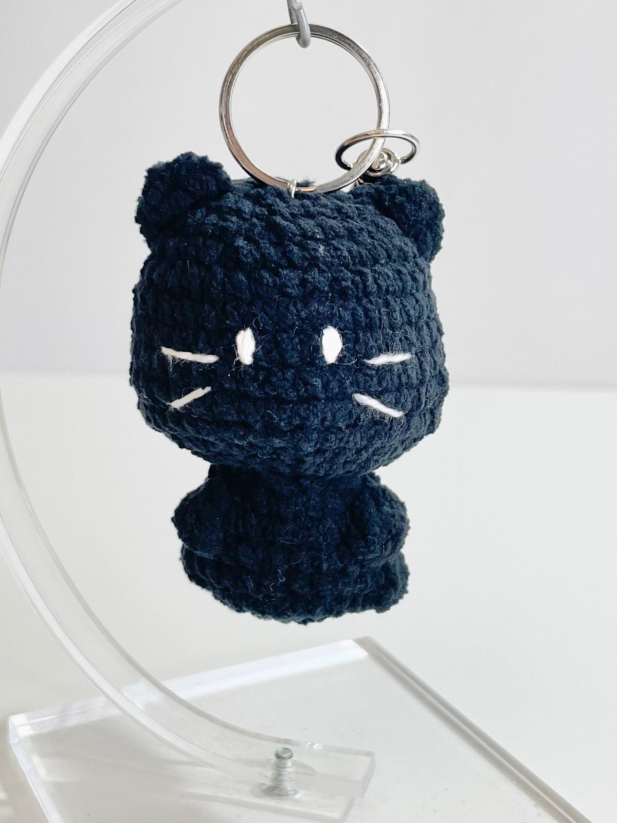 Crochet Cat Pocket Keychain – Handmade Kawaii Kitty Charm, Amigurumi Cat Bag Accessory