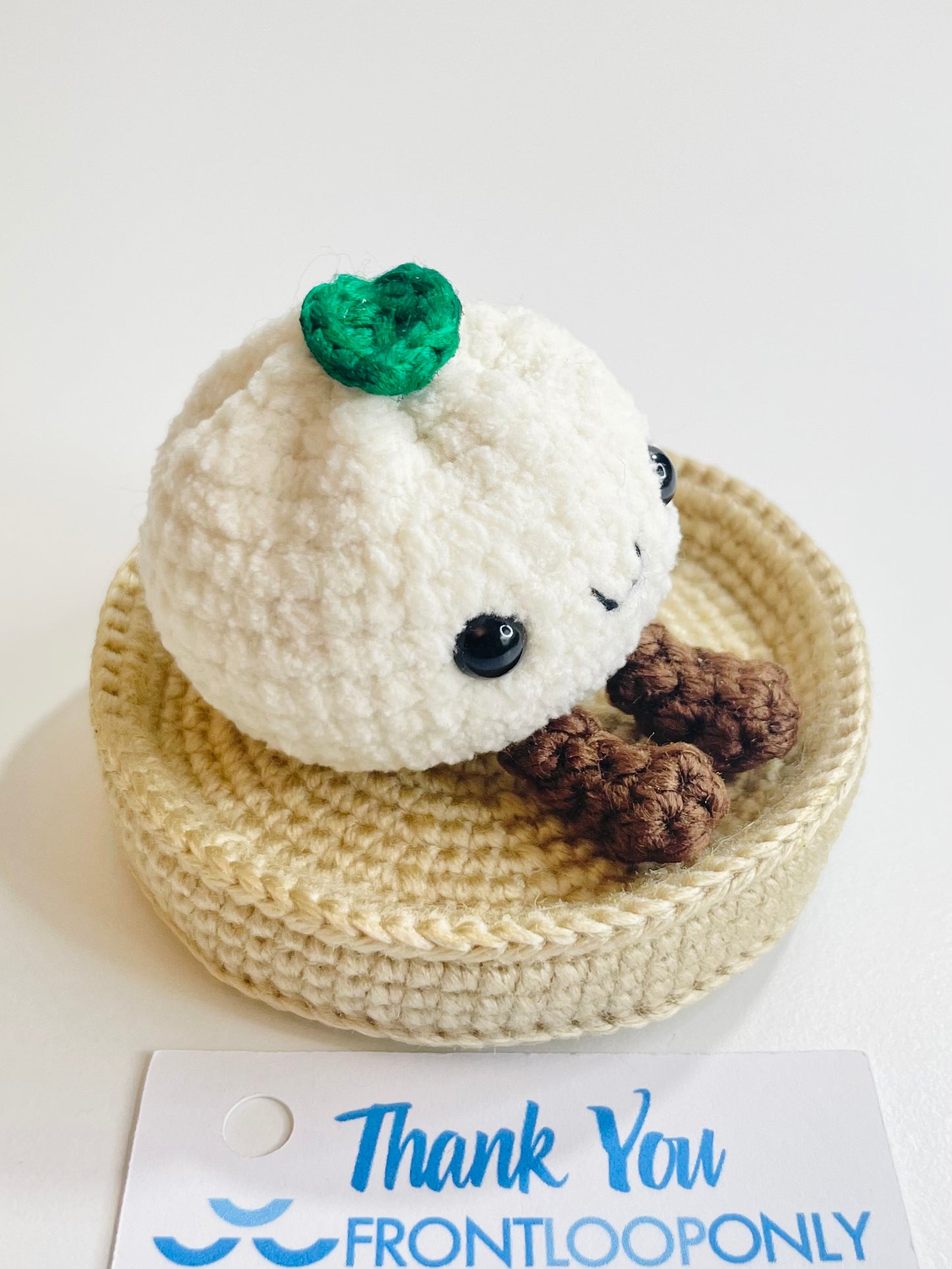 Crochet Baby Bao Dumpling Plush – Kawaii Amigurumi Desk Buddy with Tiny Legs