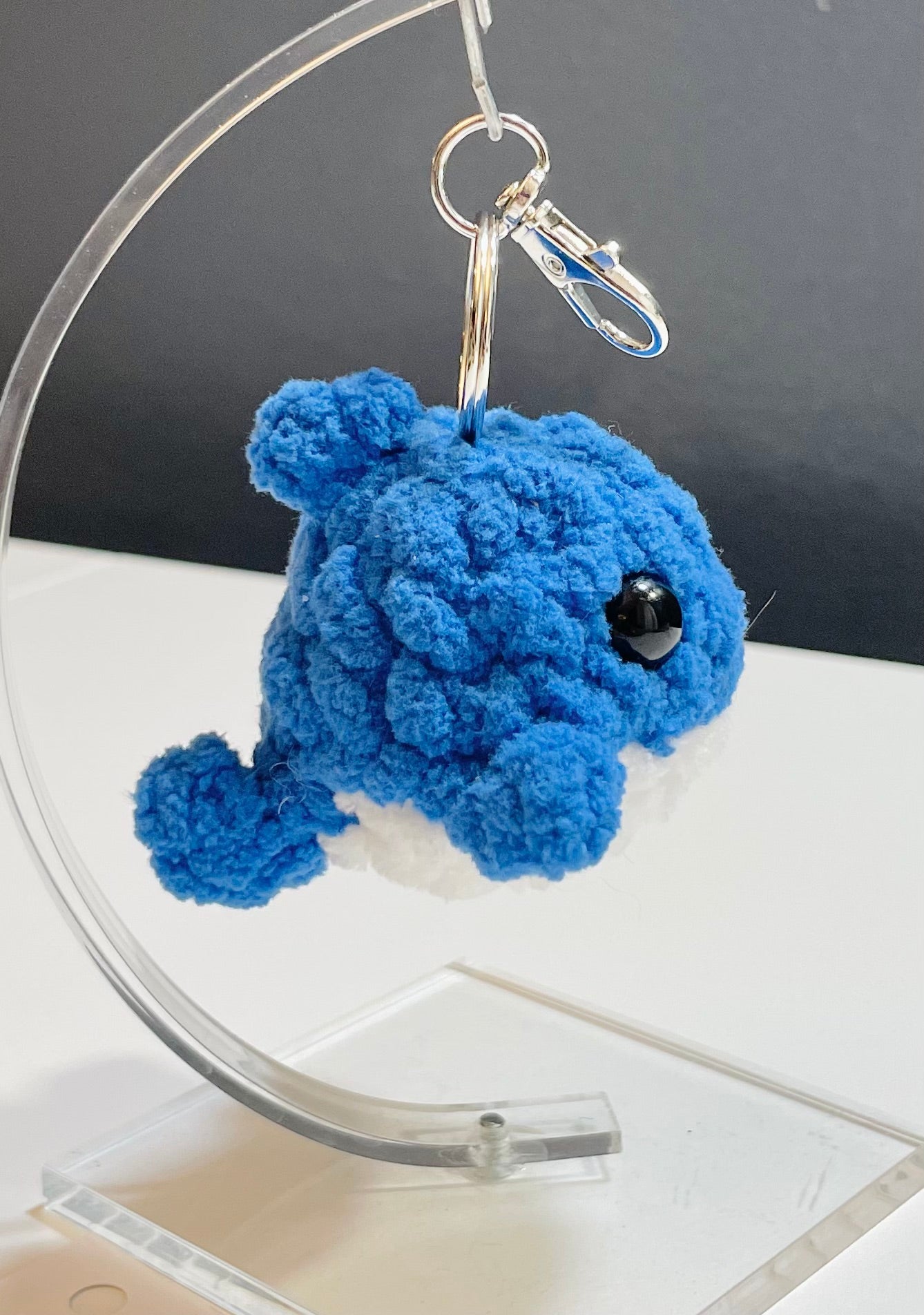 Crochet Whale Keychain – Amigurumi Ocean Animal Bag Charm, Handmade Polyester Yarn Bag Accessory