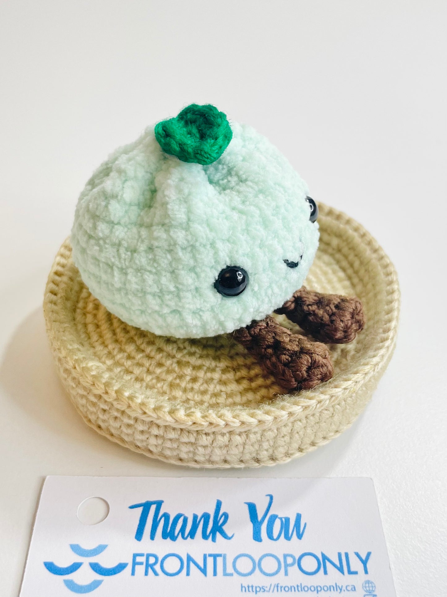 Crochet Baby Bao Dumpling Plush – Kawaii Amigurumi Desk Buddy with Tiny Legs