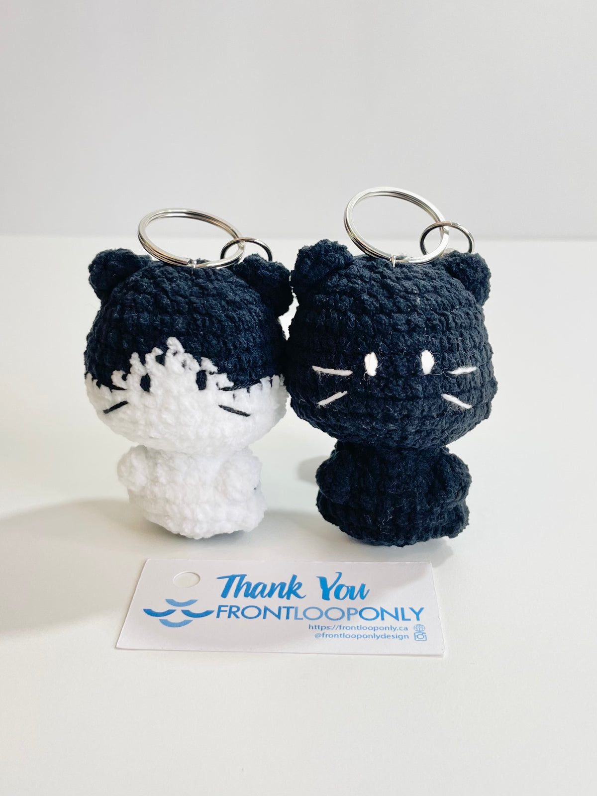 Crochet Cat Pocket Keychain – Handmade Kawaii Kitty Charm, Amigurumi Cat Bag Accessory