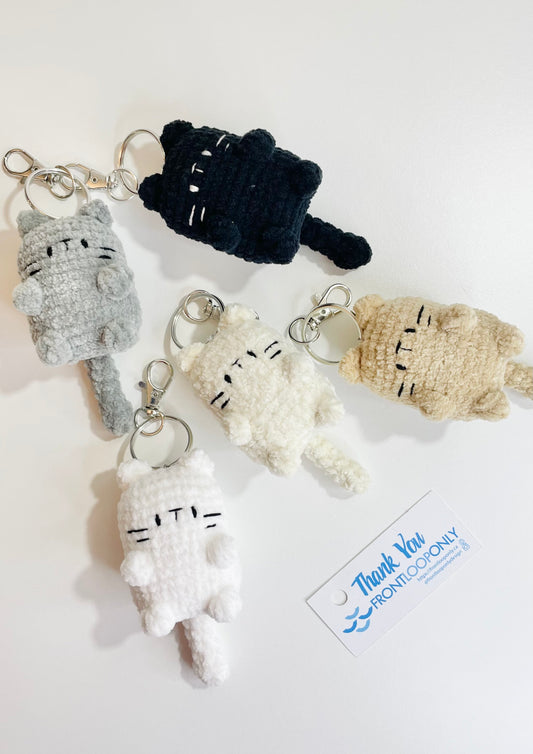 Crochet Cat Pocket Keychain – Plush Amigurumi Kitty Charm, Kawaii Bag Accessory