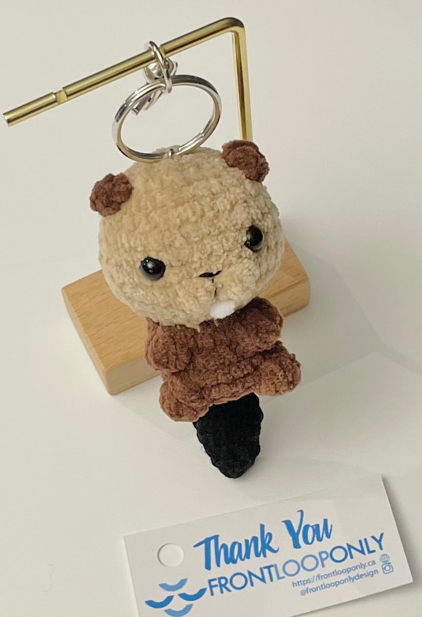 Crochet Beaver Keychain – Handmade Amigurumi Couple Gift