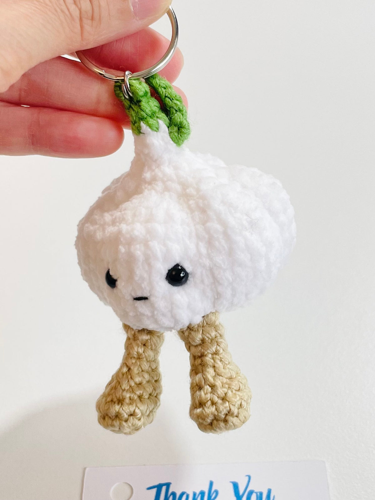 Crochet Baby Garlic Keychain, Amigurumi Vegetable Charm, Kawaii Food Bag Accessory, Handmade Veggie Gift