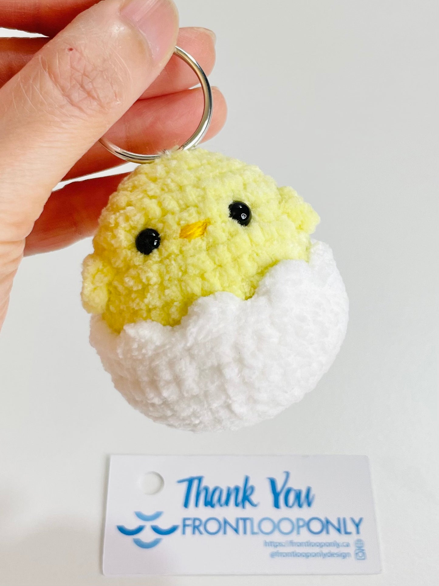 Crochet Baby Chick Keychain in Eggshell – Handmade Chick Plush Keyring, Cute Amigurumi Chick Bag Charm, Easter Gift, Kawaii Animal Keychain